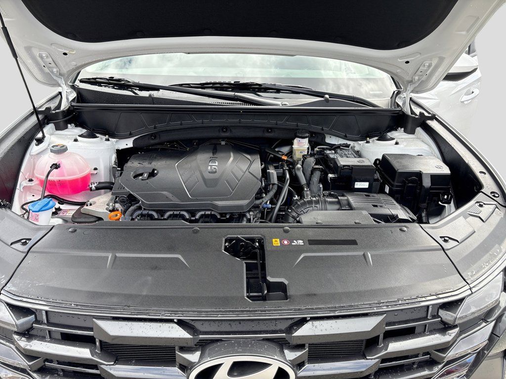 Certified 2025 Hyundai Tucson SE AWD/4WD image 12