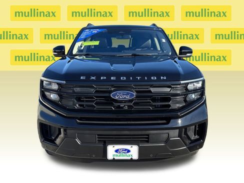 Used 2025 Ford Expedition Active image 12