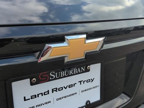 Used 2024 Chevrolet Traverse LT image 11