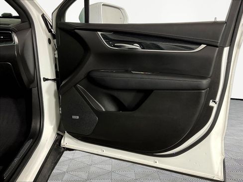 Used 2020 Cadillac XT5 Premium Luxury FWD image 28