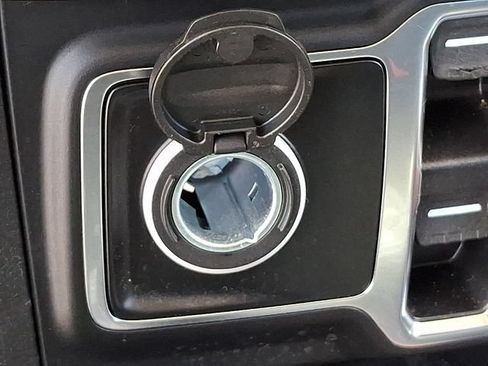 Used 2021 Jeep Gladiator Sport AWD/4WD image 23