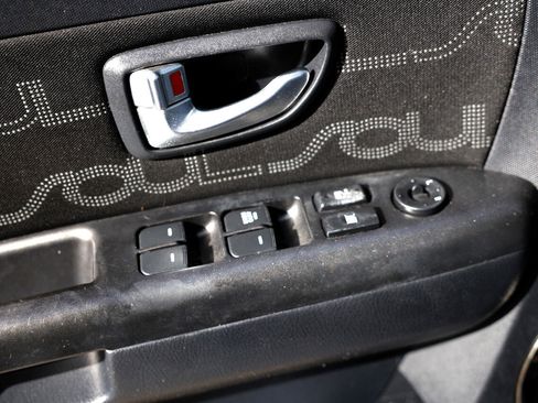 Used 2012 Kia Soul + image 39