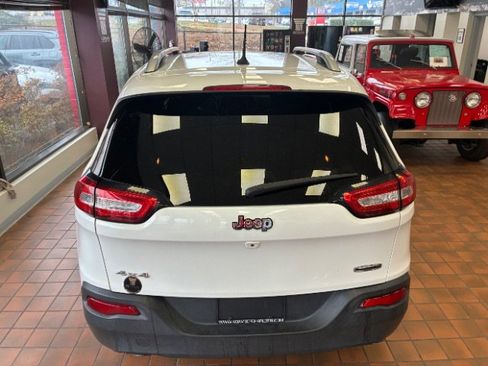 Used 2015 Jeep Cherokee Latitude image 10