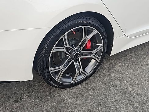 Used 2019 Kia Stinger GT1 image 7
