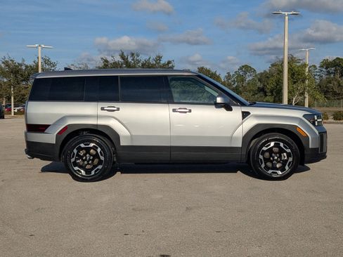 Used 2025 Hyundai Santa Fe SE image 4