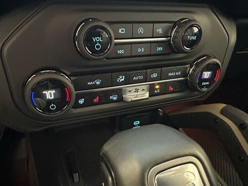Used 2025 Ford Bronco Badlands AWD/4WD image 35