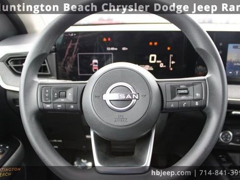 Used 2025 Nissan Kicks SV image 14