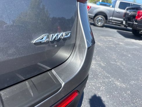 Used 2024 Ford Explorer XLT w/ Equipment Group 202A AWD/4WD image 12