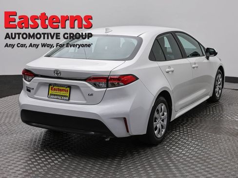 Used 2026 Toyota Corolla LE FWD image 5
