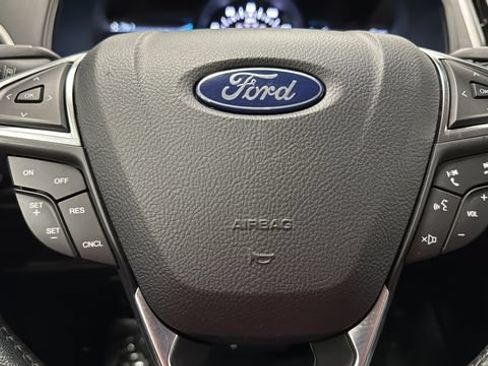 Used 2024 Ford Edge SEL AWD/4WD image 15