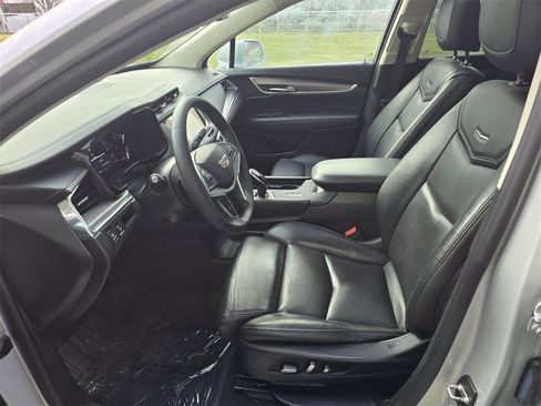 Used 2017 Cadillac XT5 Luxury image 20