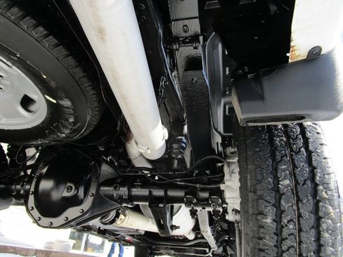 Used 2024 GMC Sierra 2500 Pro w/ Convenience Package image 39