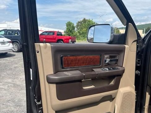 Used 2010 Dodge Ram 2500 Truck Laramie w/ Cold Weather Pkg AWD/4WD image 10