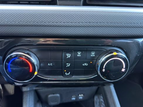 Used 2025 Chevrolet TrailBlazer LT image 17