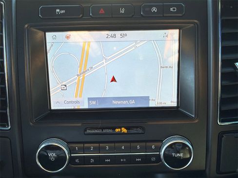 Used 2021 Ford Expedition Limited image 29