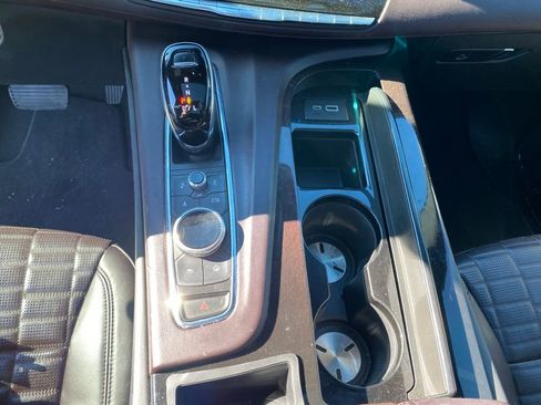 Used 2021 Cadillac Escalade ESV Sport Platinum image 17