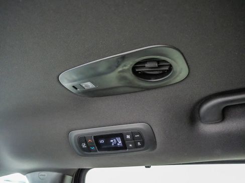 Used 2025 Chrysler Pacifica Select FWD image 62