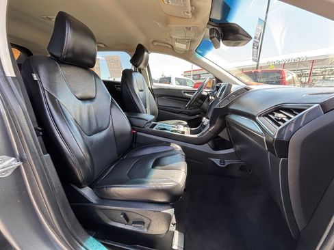 Used 2022 Ford Edge Titanium AWD/4WD image 25