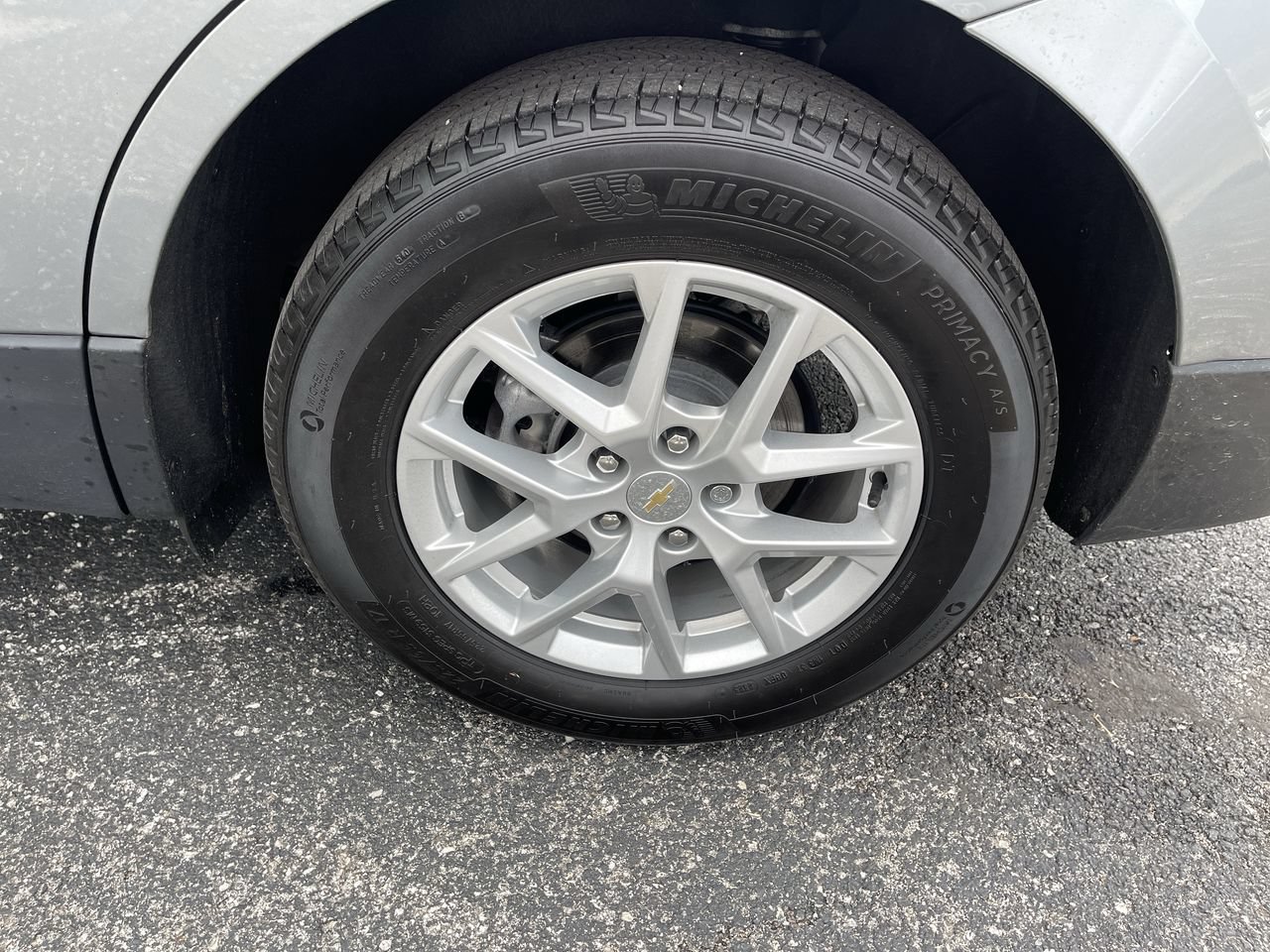 Used 2024 Chevrolet Equinox LT w/ LPO, Floor Liner Package FWD image 31