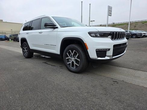 New 2025 Jeep Grand Cherokee L Limited w/ Trailer Tow Package image 9