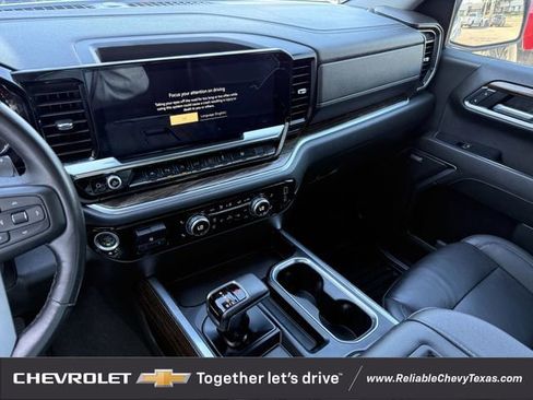 Used 2022 GMC Sierra 1500 Elevation w/ Elevation Premium Package AWD/4WD image 19