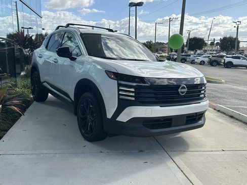 New 2026 Nissan Kicks SR image 1