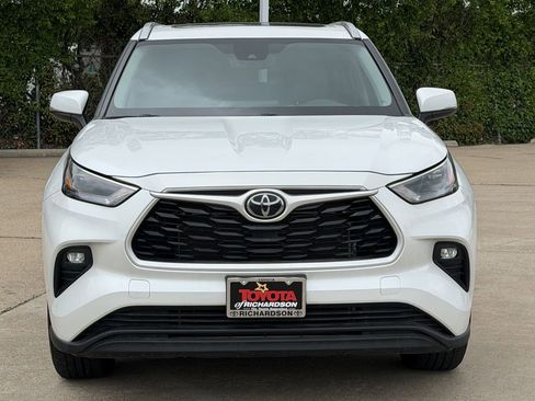 Used 2023 Toyota Highlander XLE image 8