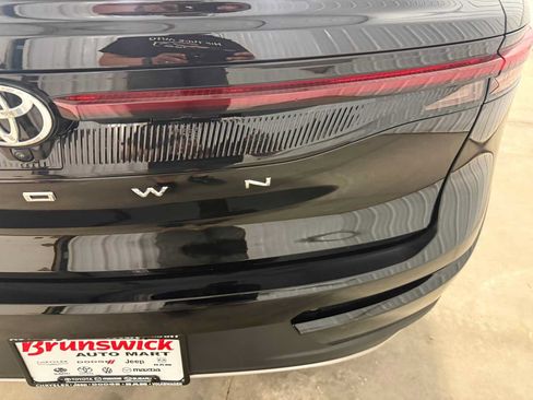 Certified 2026 Toyota Crown AWD/4WD image 18