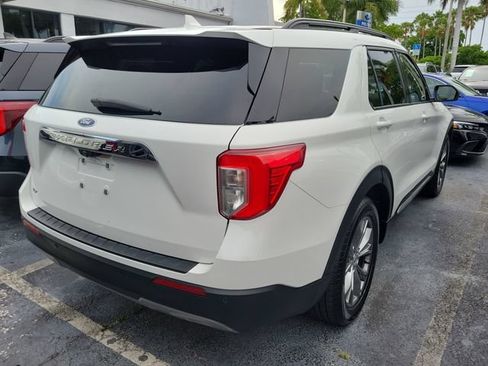 Used 2022 Ford Explorer XLT w/ Equipment Group 202A RWD image 2