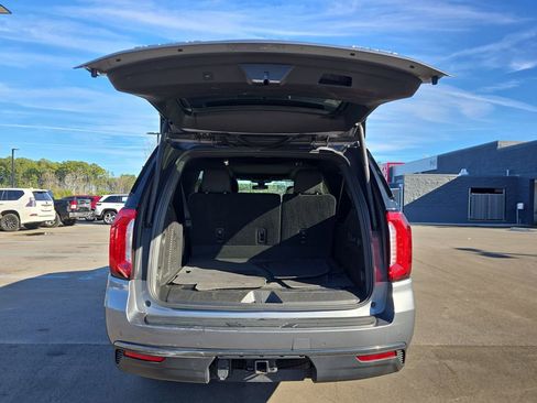 Used 2021 GMC Yukon XL AT4 image 17