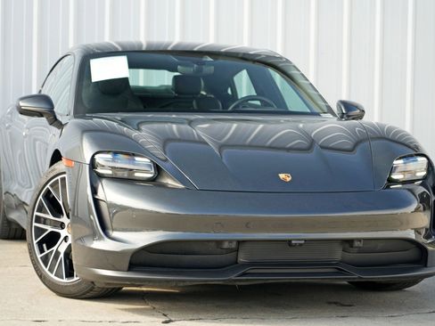 Used 2024 Porsche Taycan image 4