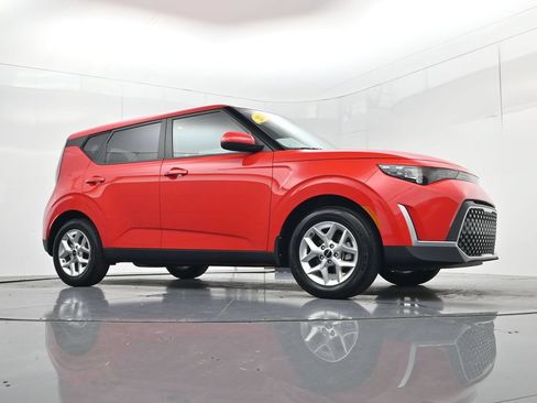 Certified 2024 Kia Soul S FWD image 34