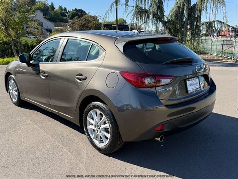 Used 2016 MAZDA MAZDA3 i Sport w/ Preferred Equipment Package FWD image 5