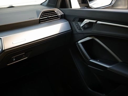 Certified 2025 Audi Q3 2.0T Premium w/ Convenience Package image 28