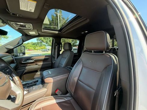 Used 2024 GMC Sierra 2500 Denali w/ Denali Reserve Package AWD/4WD image 10