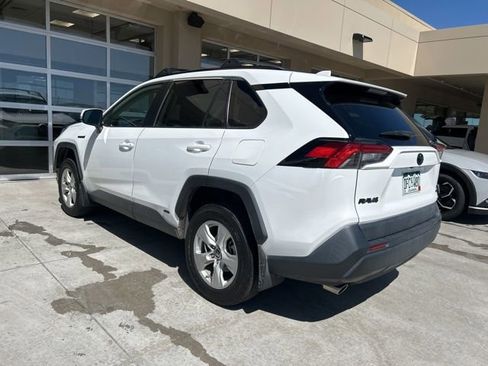 Used 2019 Toyota RAV4 XLE w/ Convenience Package image 4