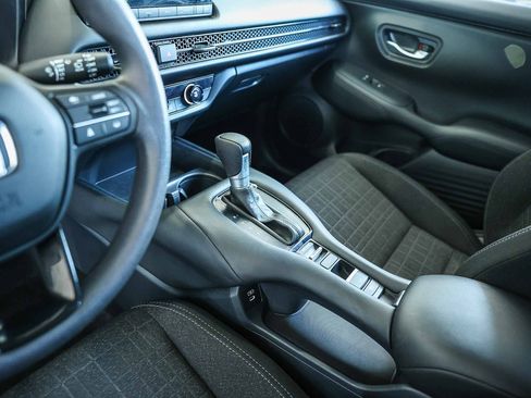 Used 2025 Honda HR-V LX image 24