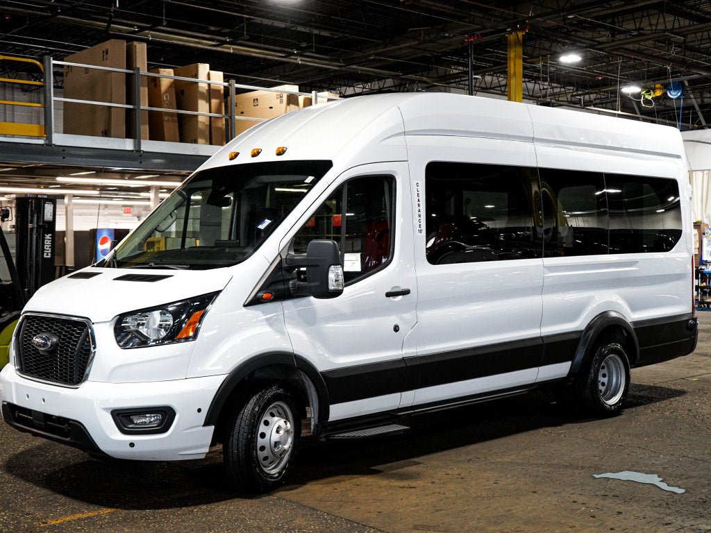 Used 2024 Ford Transit 350 XLT RWD image 4