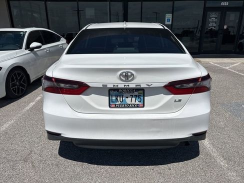 Used 2021 Toyota Camry LE image 3