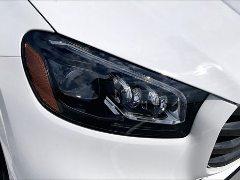 Certified 2025 Mercedes-Benz GLS 450 4MATIC image 28