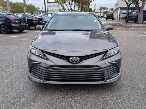 Used 2022 Toyota Camry LE image 2