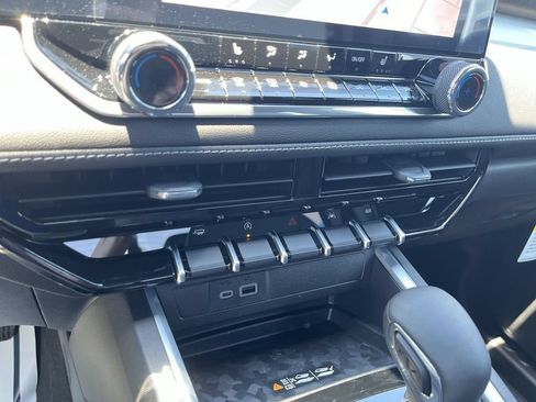 New 2026 Chevrolet Colorado LT w/ LT Convenience Package RWD image 19