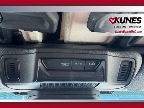 Used 2025 Jeep Wrangler Unlimited Sahara AWD/4WD image 26