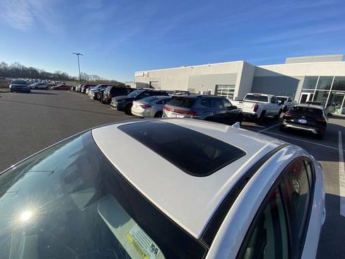 Used 2023 Subaru Legacy Limited image 3