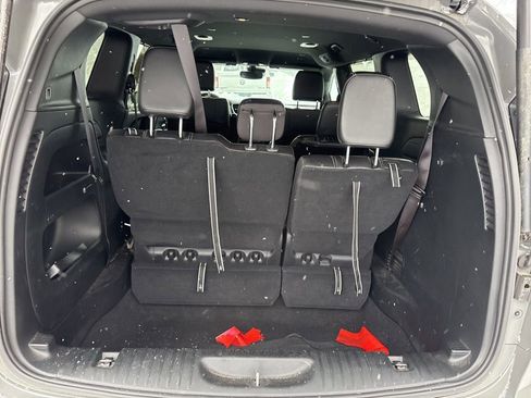 Used 2025 Chrysler Pacifica Select image 13