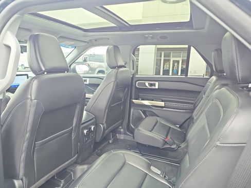 Used 2023 Ford Explorer XLT w/ Equipment Group 202A image 17