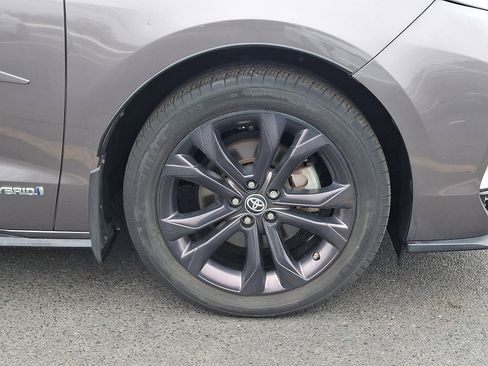 Used 2021 Toyota Sienna XSE w/ XSE Plus Package image 8