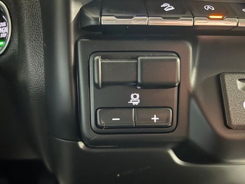 Used 2020 GMC Sierra 1500 SLE w/ SLE Value Package image 14