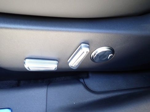 New 2026 Lincoln Nautilus Reserve w/ Jet Appearance Package image 19