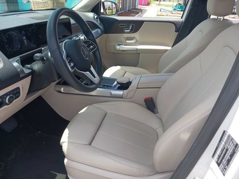 Used 2021 Mercedes-Benz GLB 250 4MATIC image 9